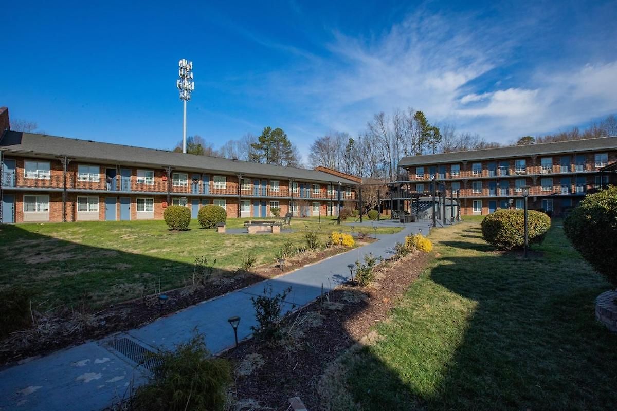 Relaxing Mins From Local Parks And Hospitals, 2410 Apartment