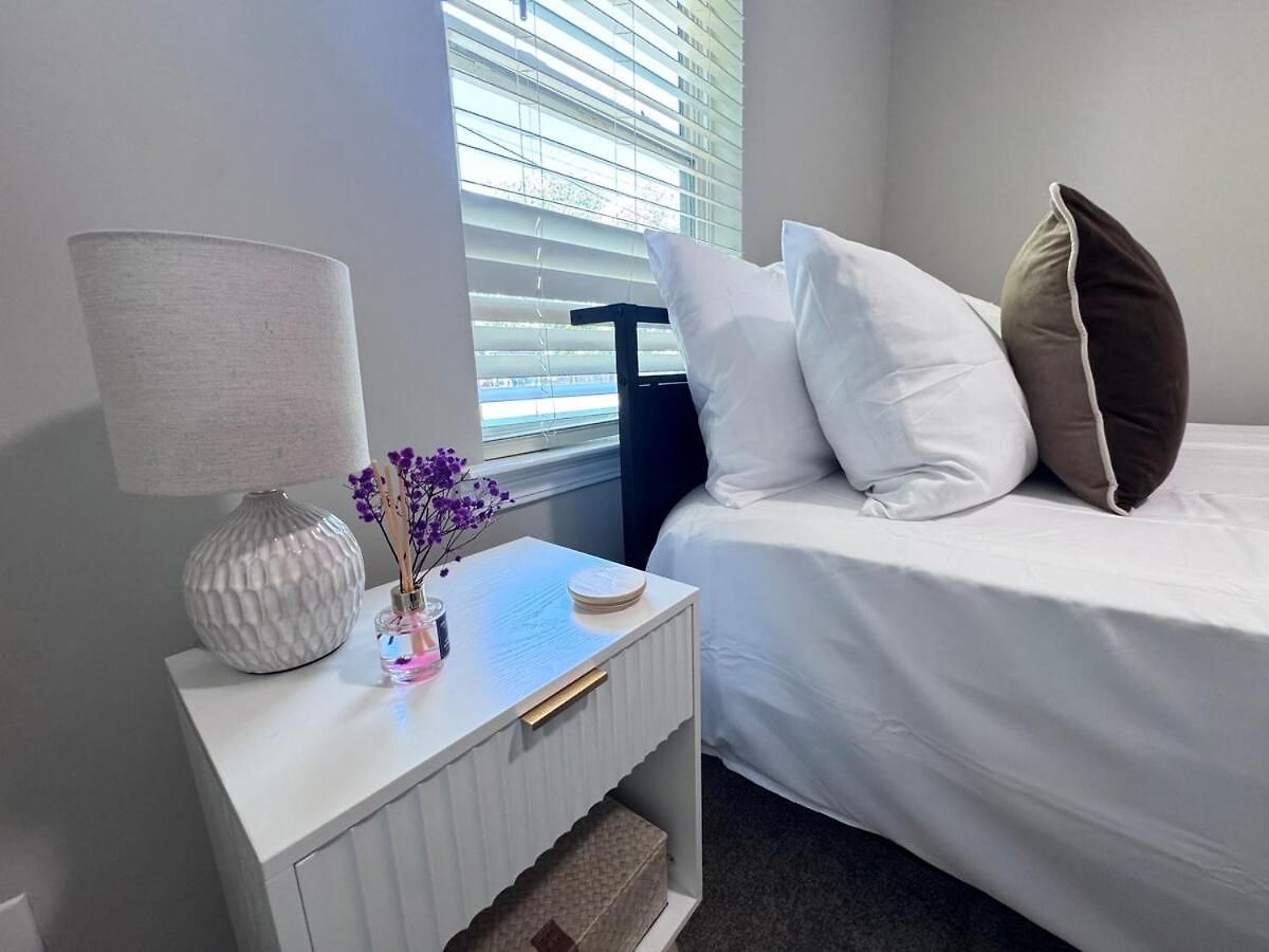 Charming And Renovated Close To Airport And Uptown