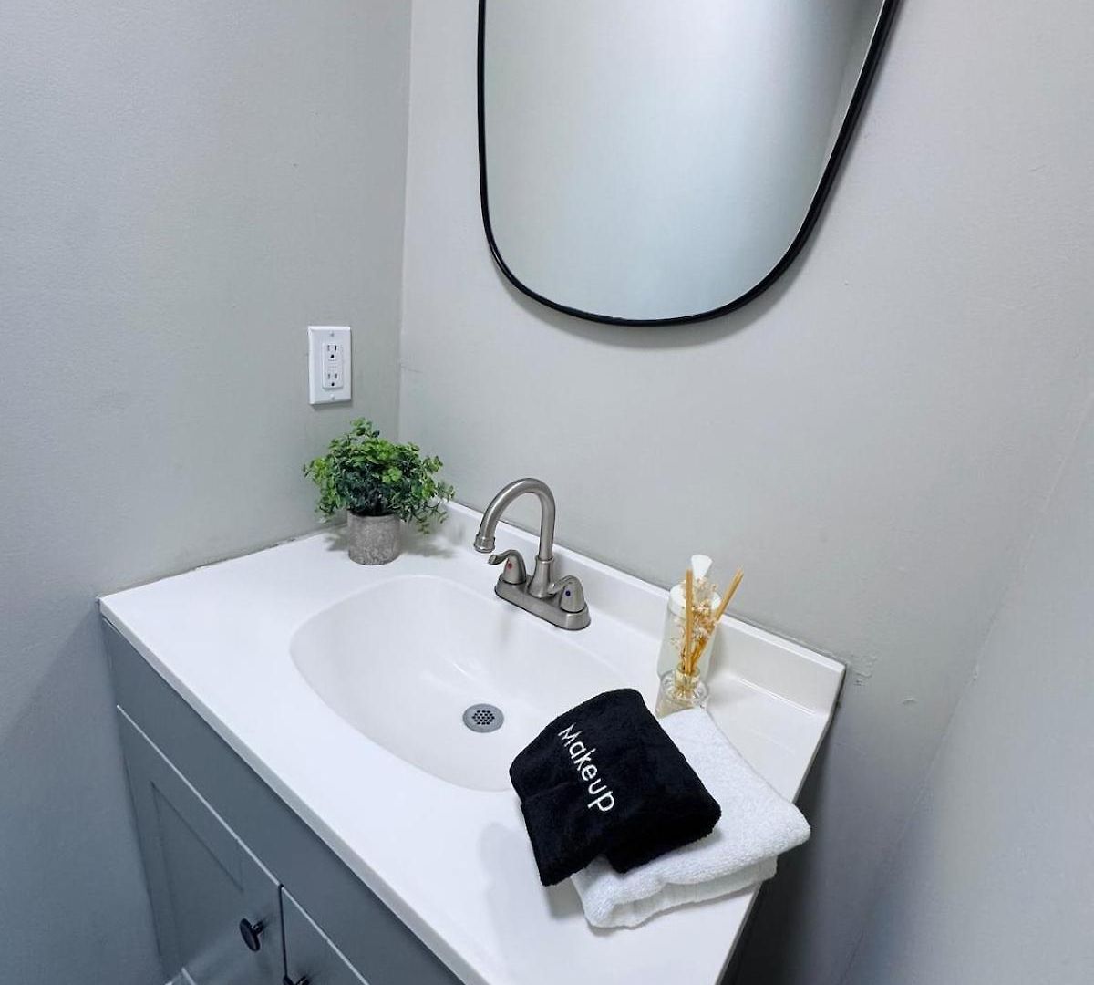Charming And Renovated Close To Airport And Uptown