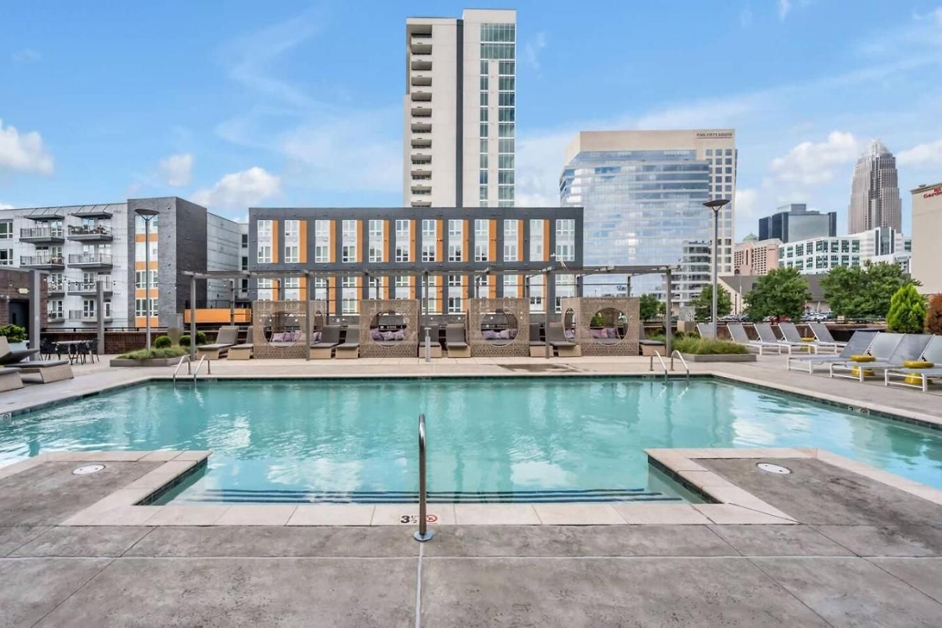 Apartment Queen Luxe - Free Parking, Pool, *