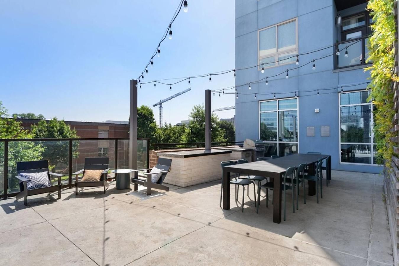 Carolina Luxury - Free Parking, Pool, Gym Apartment Charlotte