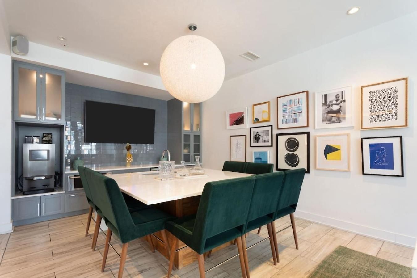 Carolina Luxury - Free Parking, Pool, Gym * Charlotte