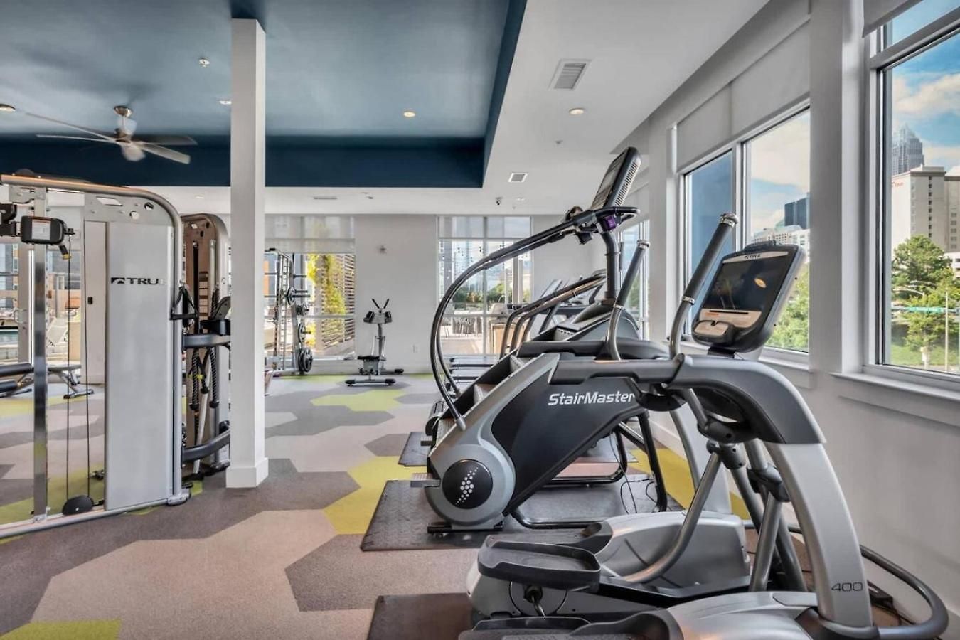 Apartment Queen Luxe - Free Parking, Pool,