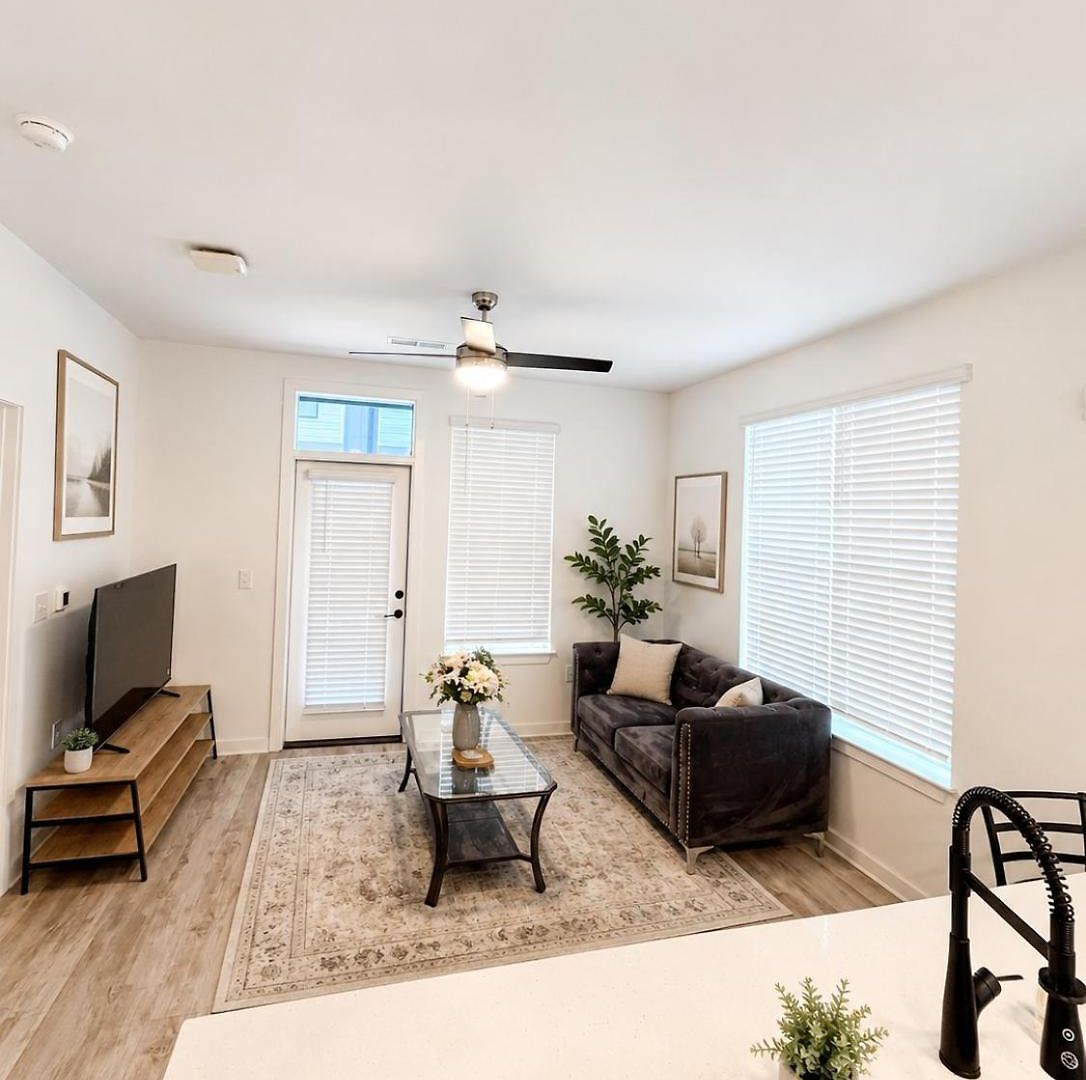 Uptown Luxurious 1br 1ba, Boa & Nascar Apartment