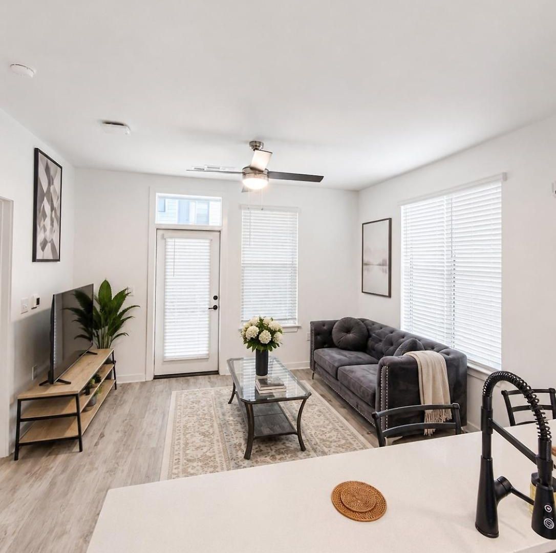Uptown Luxurious 1br 1ba, Boa & Nascar Apartment *