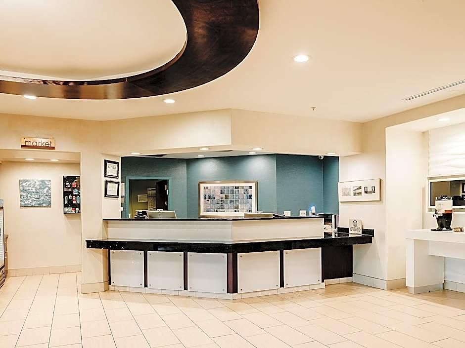 The Beacon Airport By Ihg Hotel