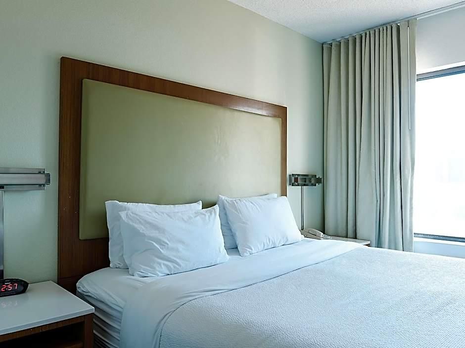 The Beacon Airport By Ihg Hotel