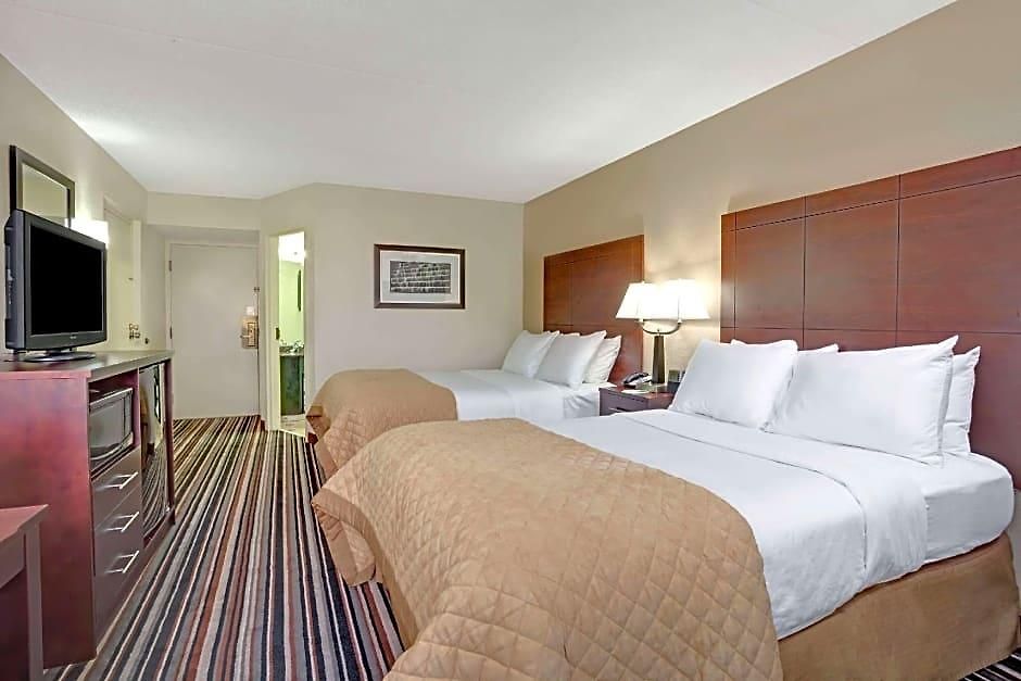 Hotel Wyndham Garden Airport Southeast