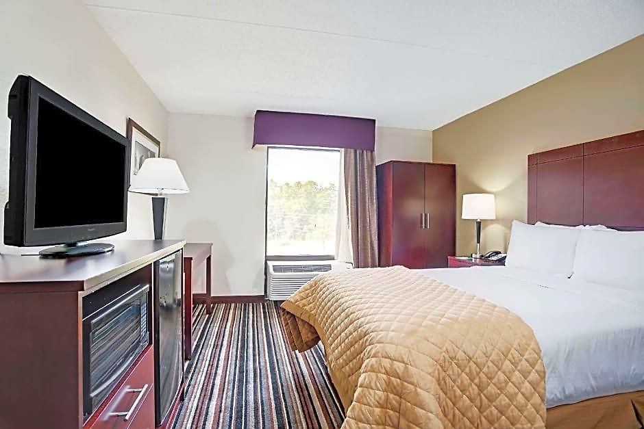Wyndham Garden Airport Southeast Hotel