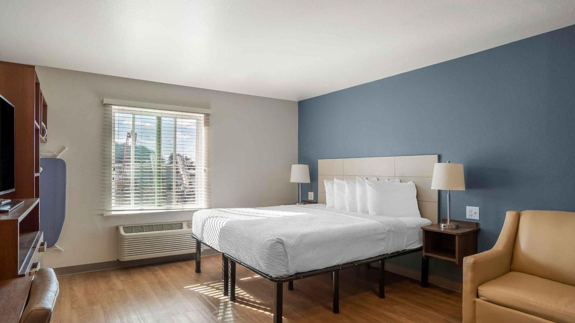 Extended America Select - - Northlake Hotel 3*