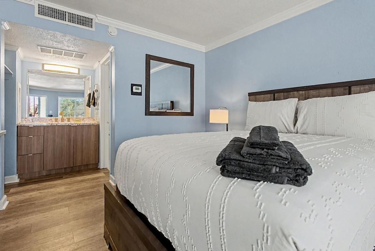 Apartment Comfortabel 5 Mins To Atrium & Novant Health Charlotte