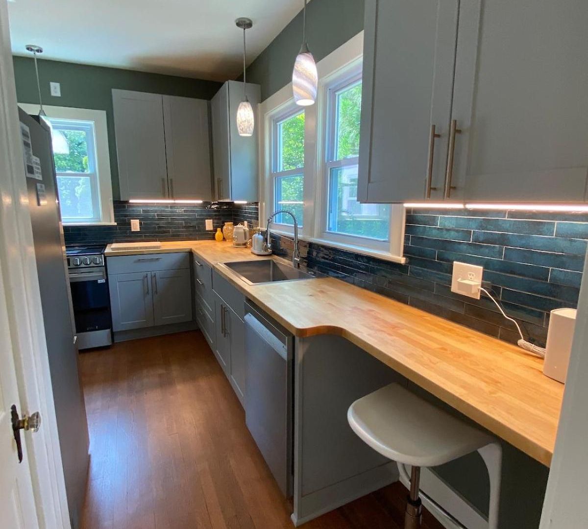 3 Bed, Luxury Bungalow, With Mature Garden, Minutes From Uptown *