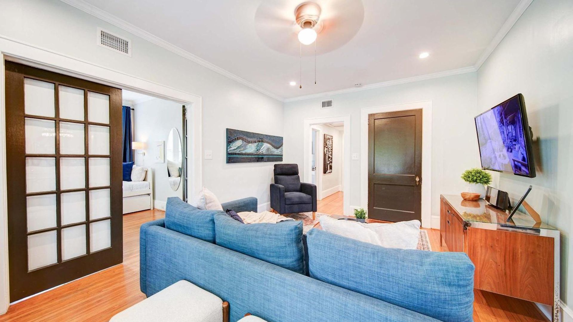 Vibrant And Cozy 2br Near Uptown With Balcony Charlotte