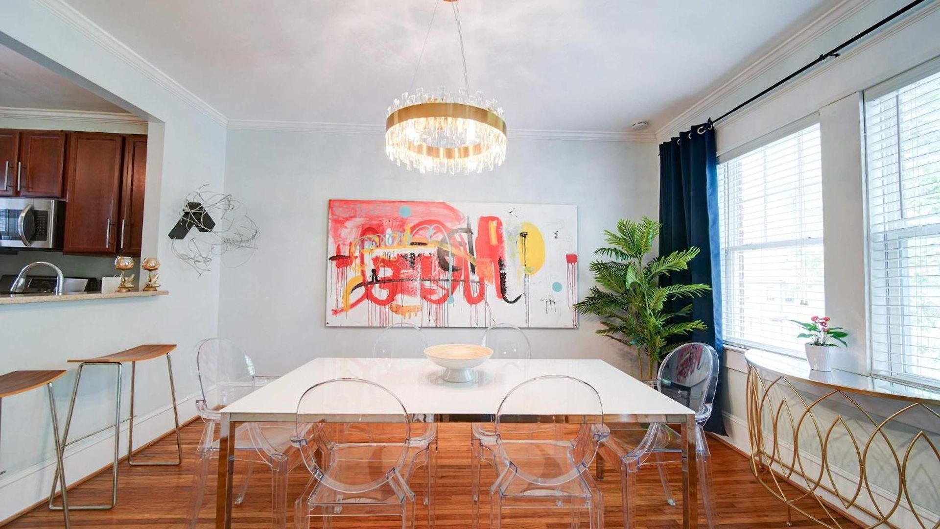 Vibrant And Cozy 2br Near Uptown With Balcony * Charlotte