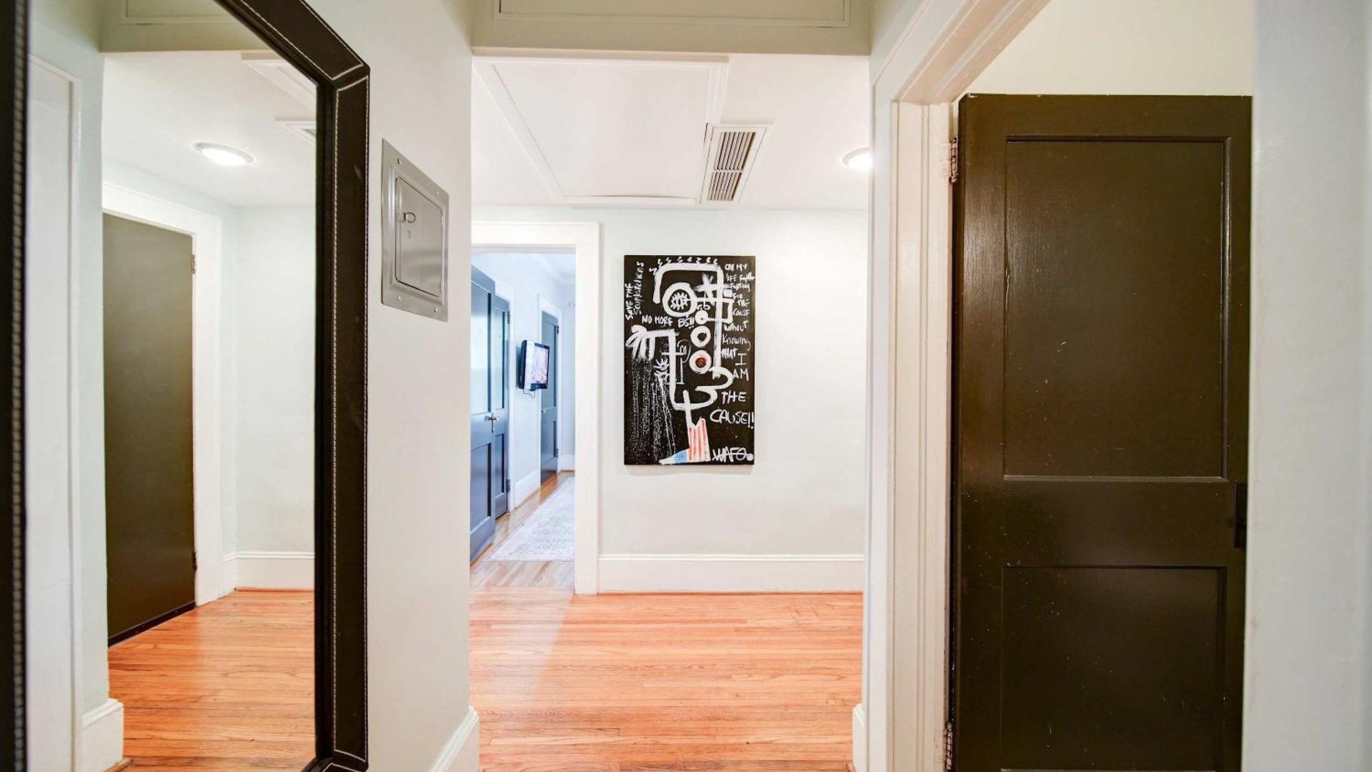 Vibrant And Cozy 2br Near Uptown With Balcony * Charlotte