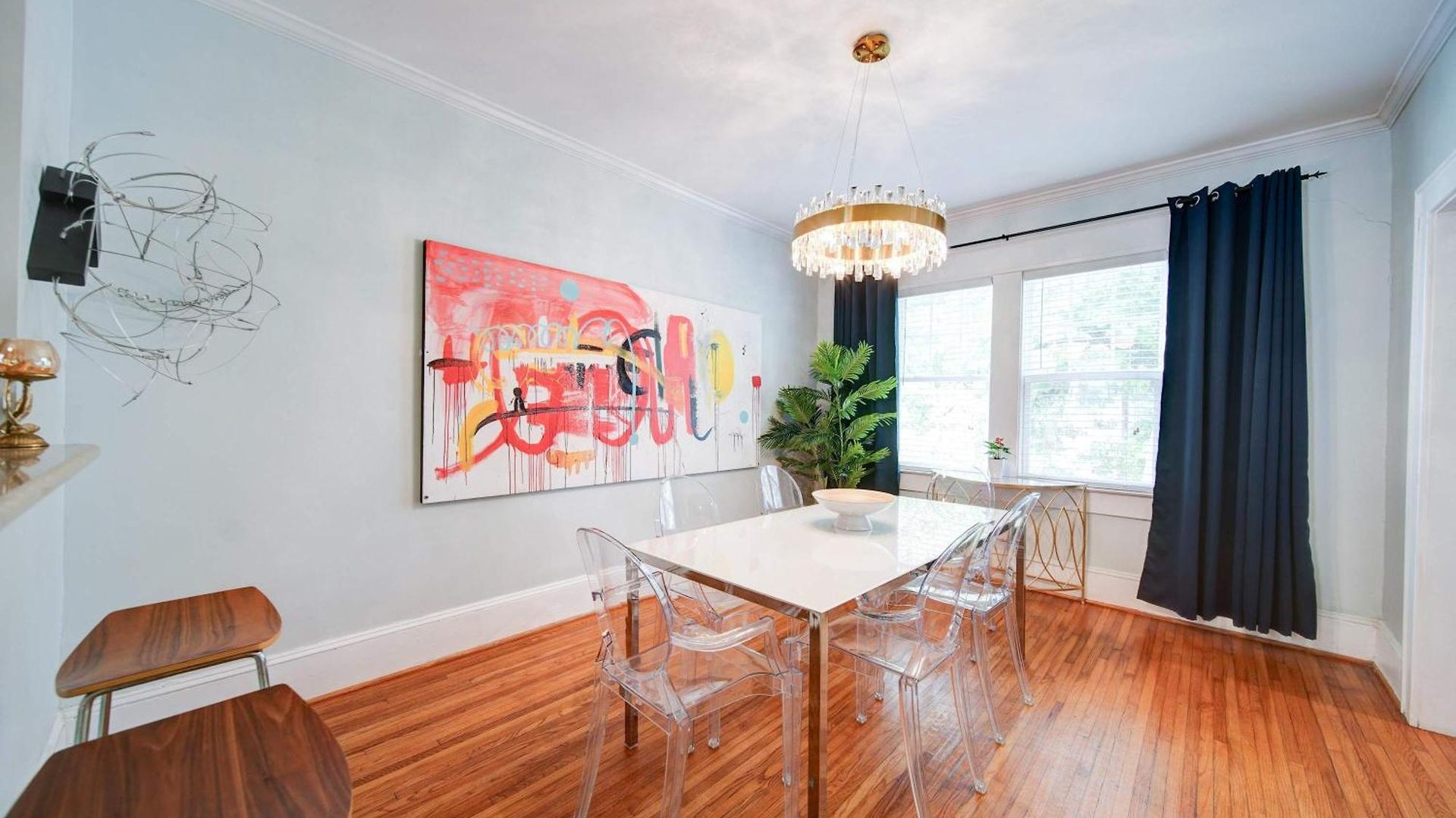 Vibrant And Cozy 2br Near Uptown With Balcony Holiday home *