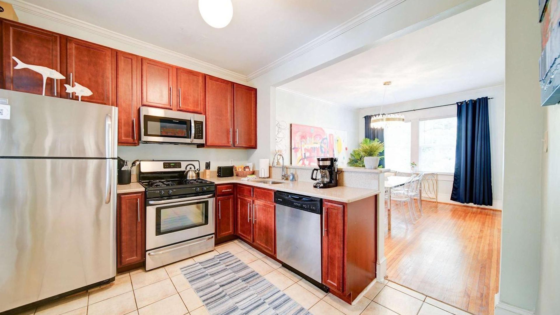 Vibrant And Cozy 2br Near Uptown With Balcony Holiday home Charlotte
