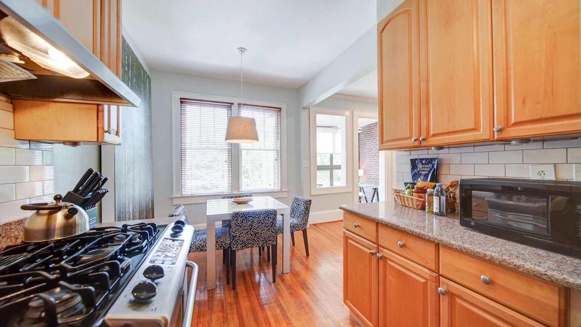 Holiday home Spacious 2br In Myers Park With Sunroom