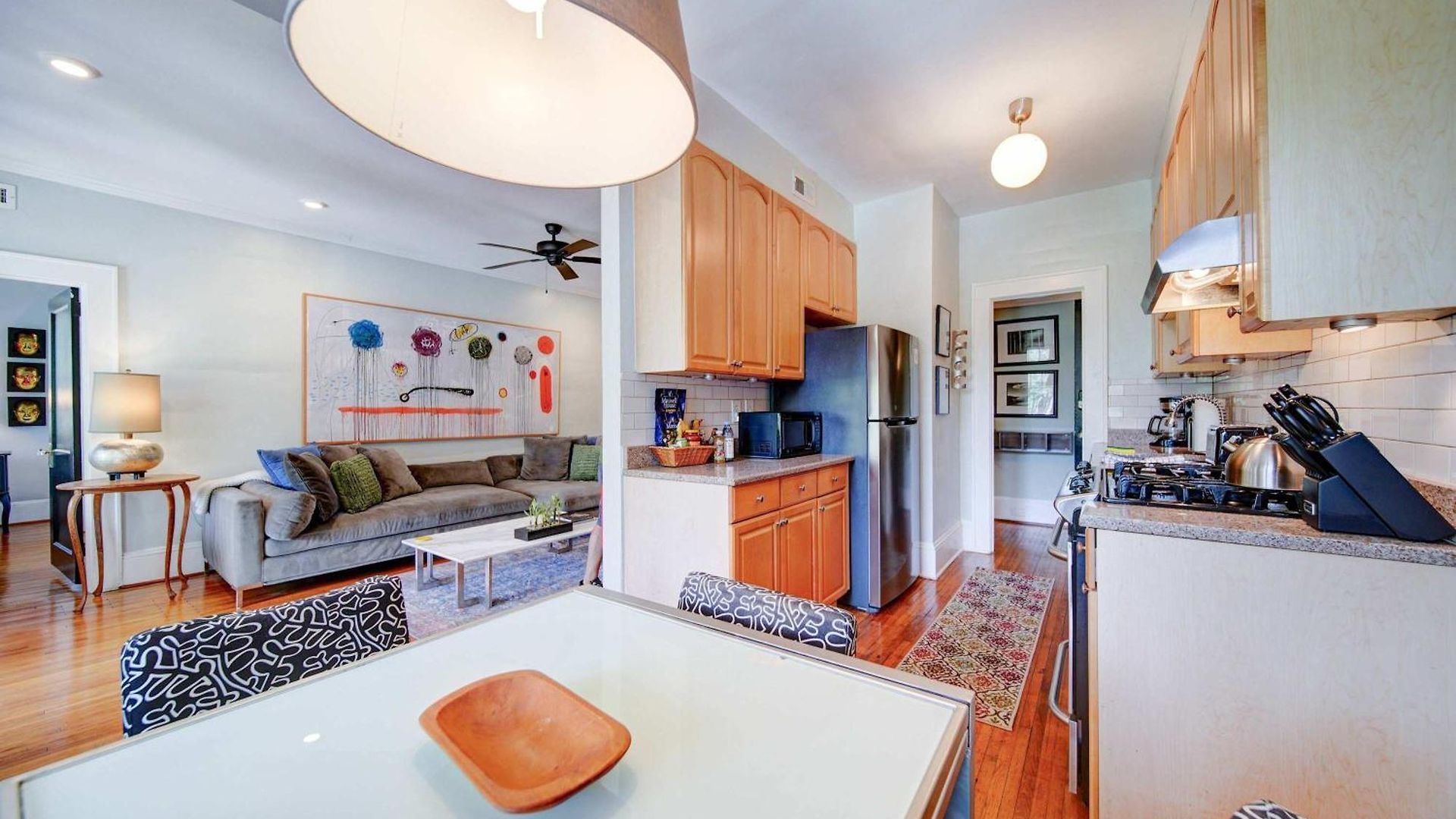Spacious 2br In Myers Park With Sunroom *