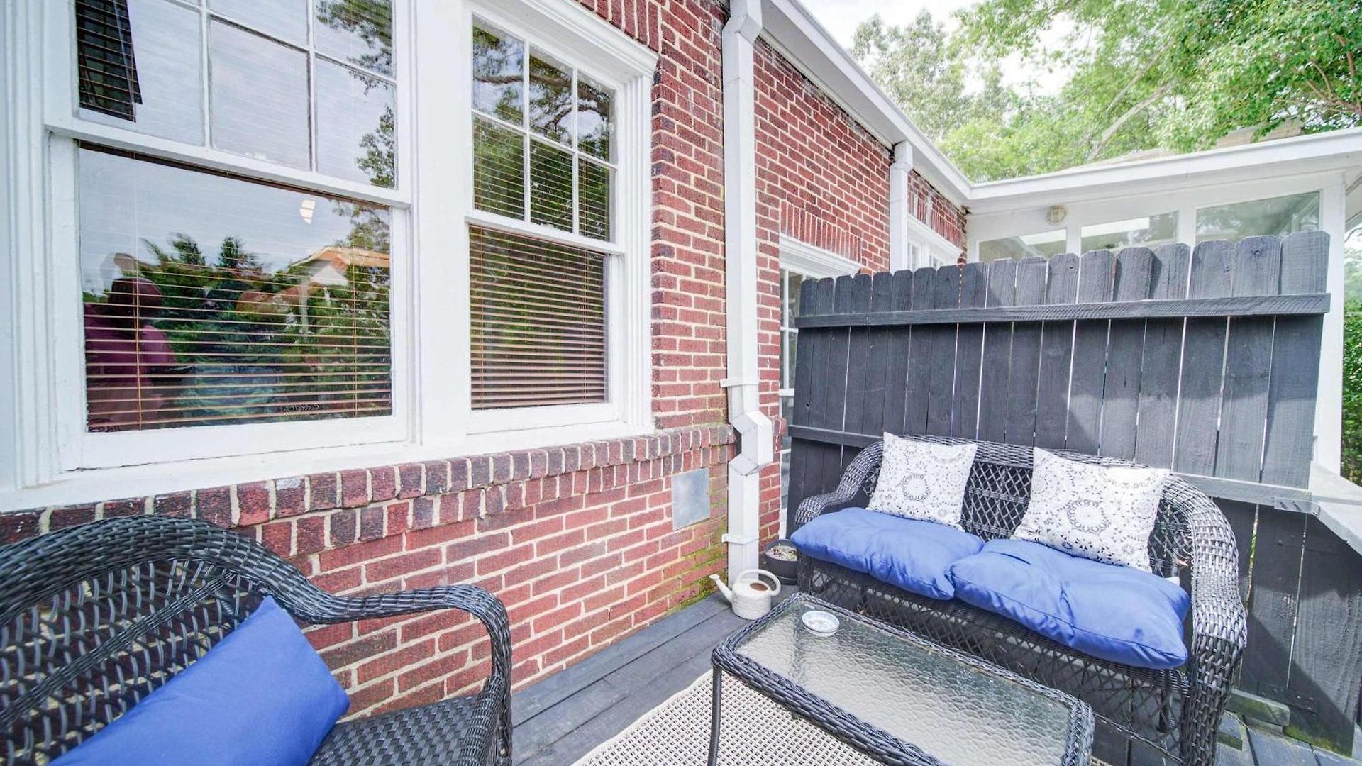 Spacious 2br In Myers Park With Sunroom Holiday home *