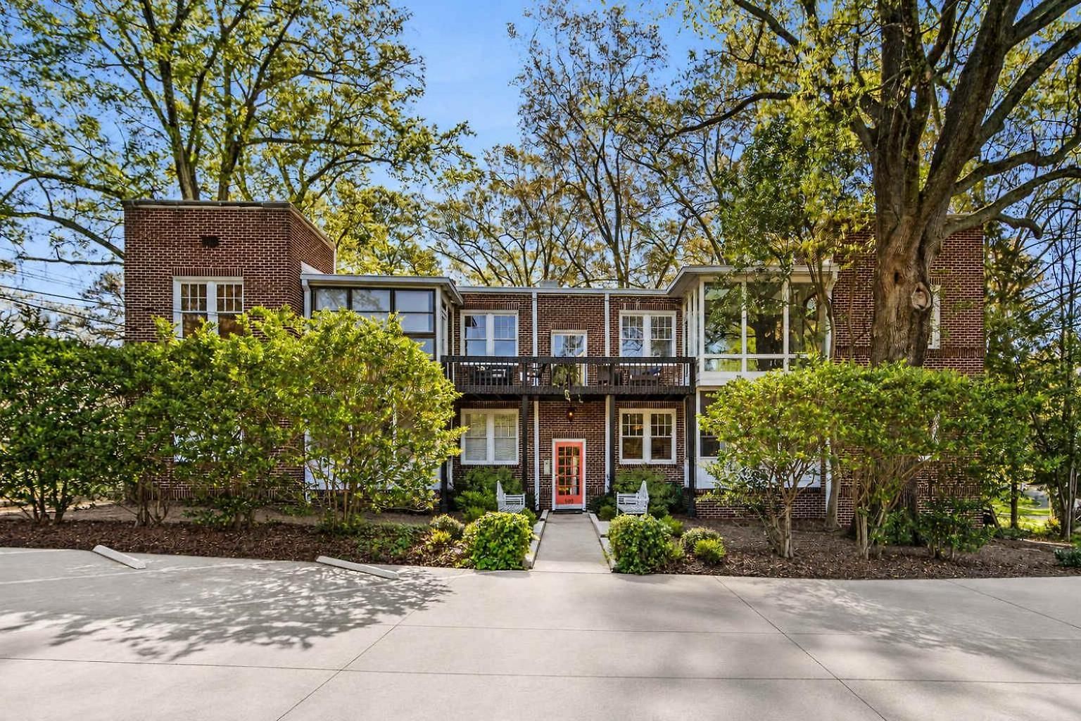 2 Bedroom In Myers Park With Comfortable Screened Porch