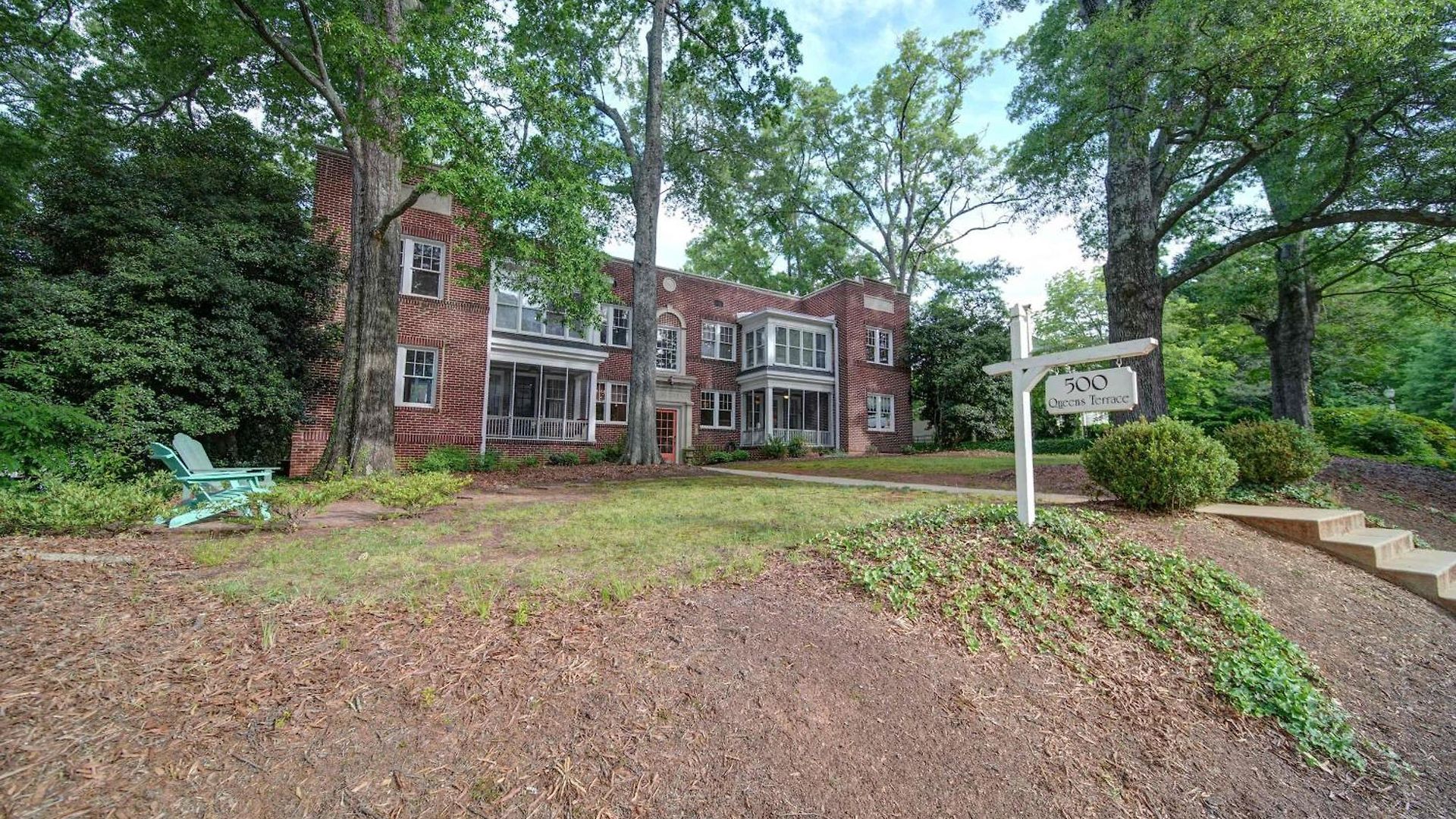 Holiday home Spacious 2br In Myers Park With Sunroom