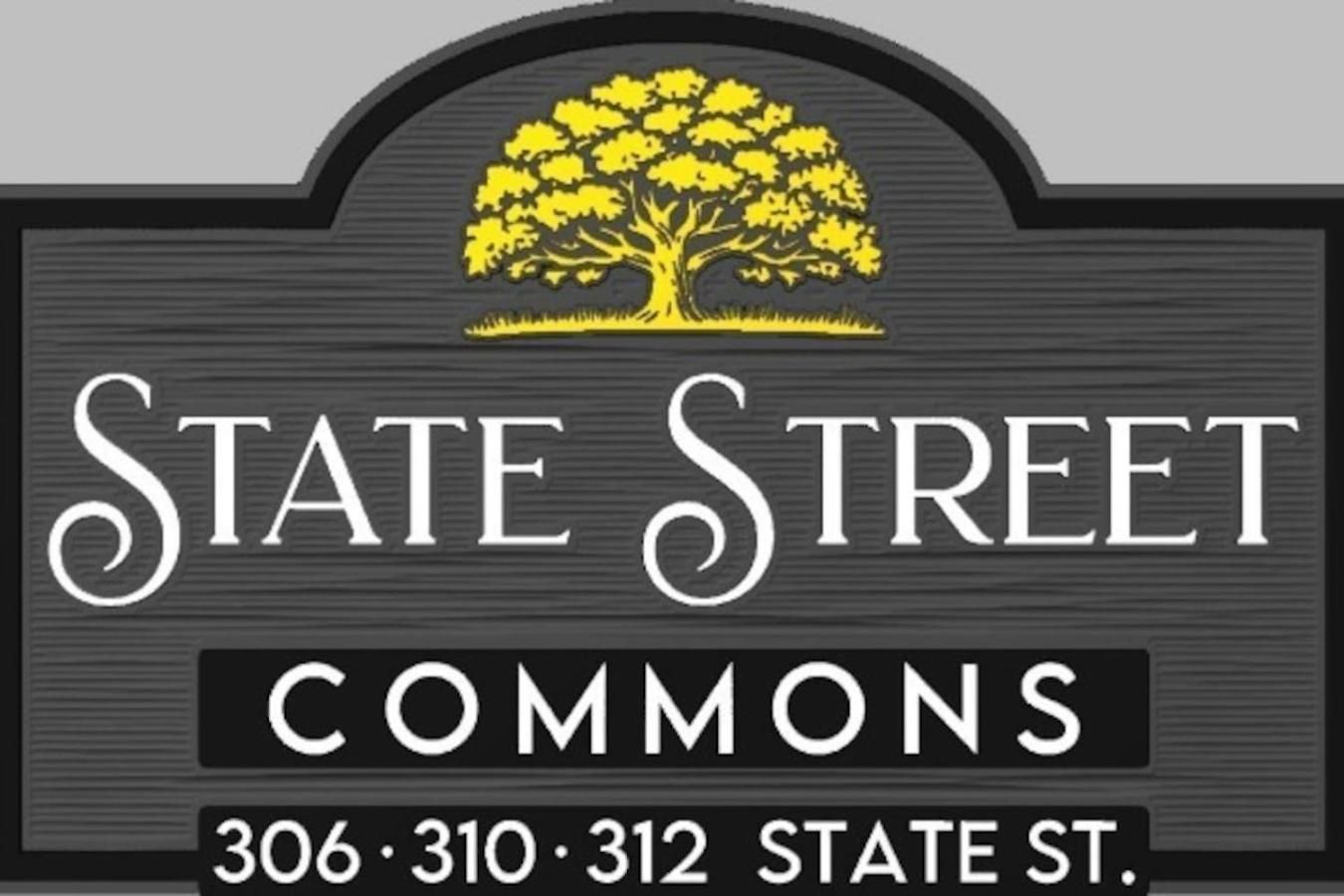 Sleek 2br Townhouse, Stones Throw To Uptown *