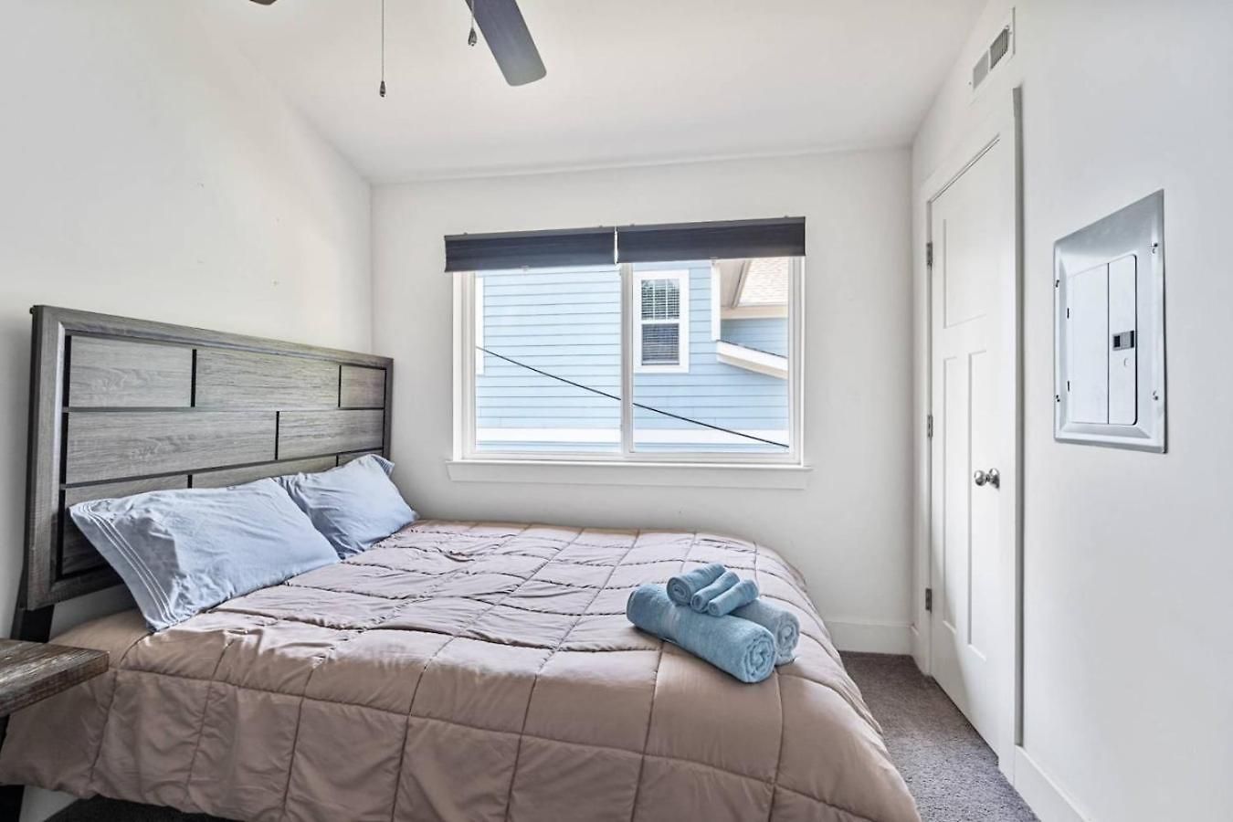 Sleek 2br Townhouse, Stones Throw To Uptown Apartment Charlotte