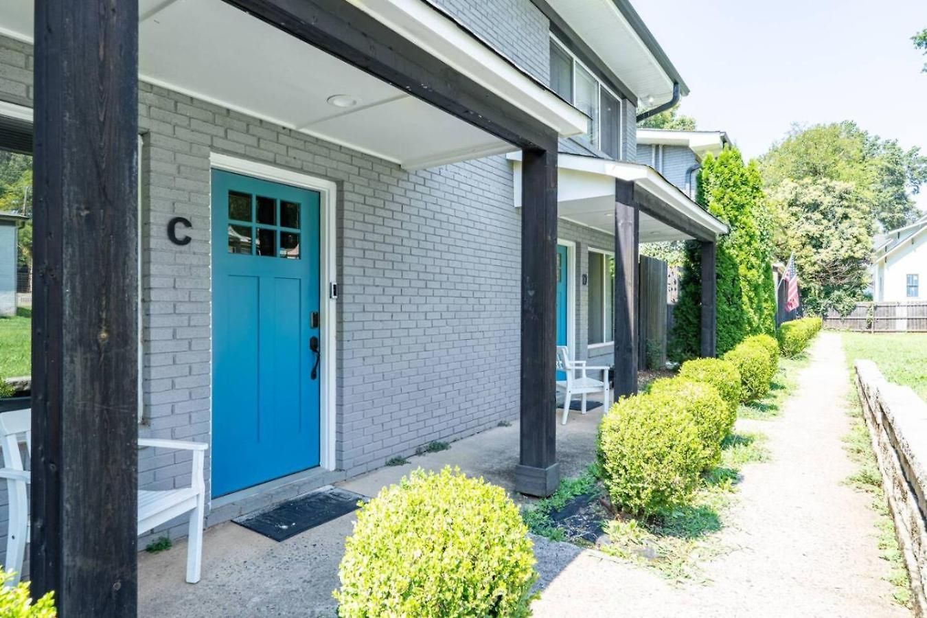 Apartment Sleek 2br Townhouse, Stones Throw To Uptown *