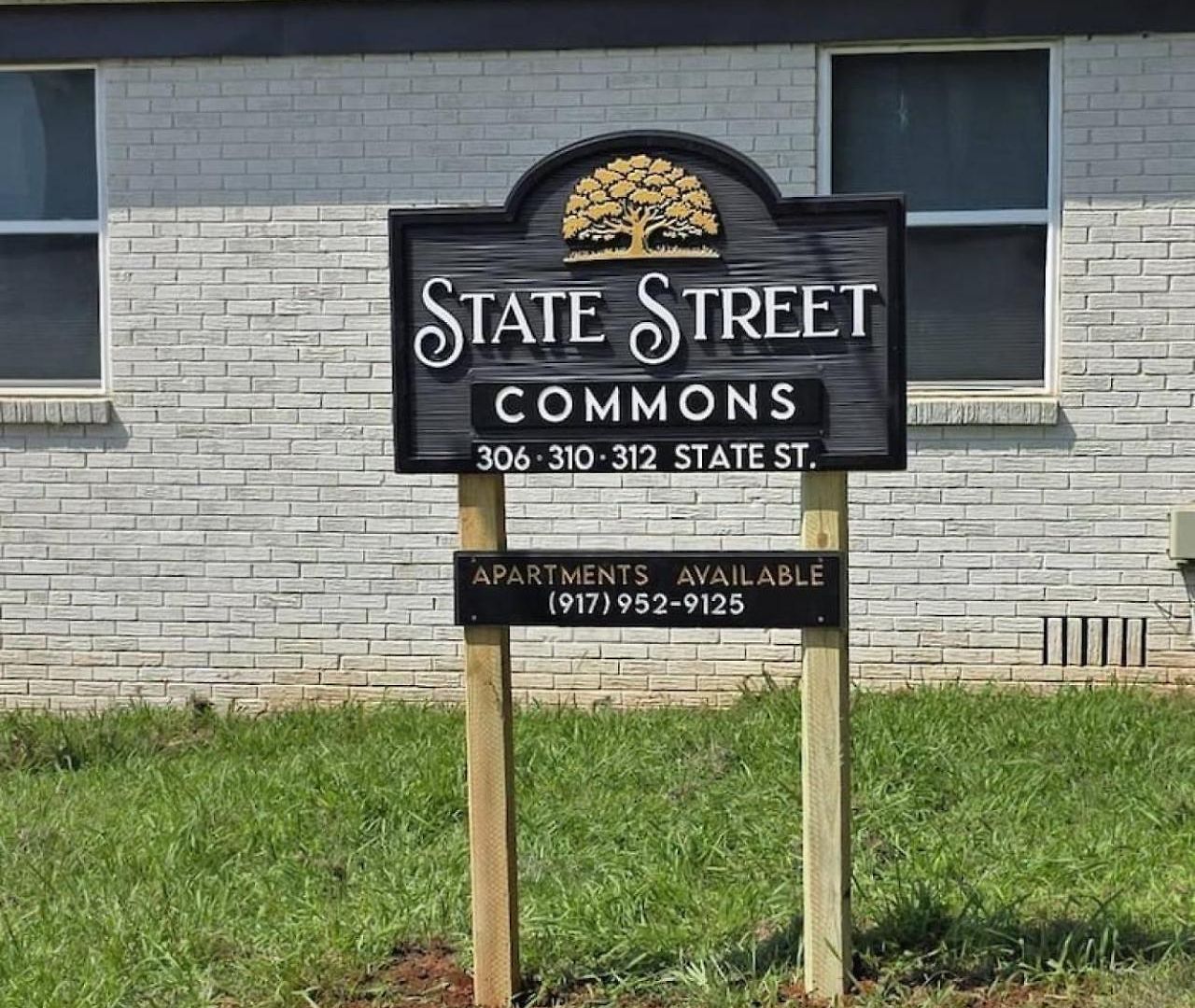 Sleek 2br Townhouse, Stones Throw To Uptown Apartment