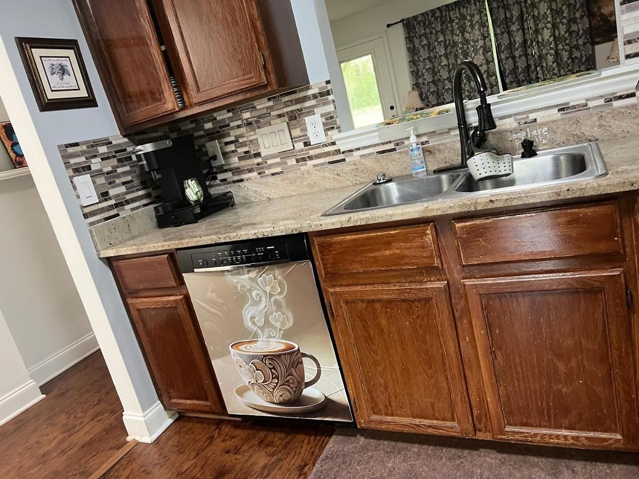 Comfort Home, Near Uptown And Airport *