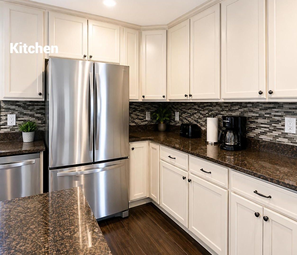 3br W Yard & Wifi Sleeps 10 Holiday home Charlotte