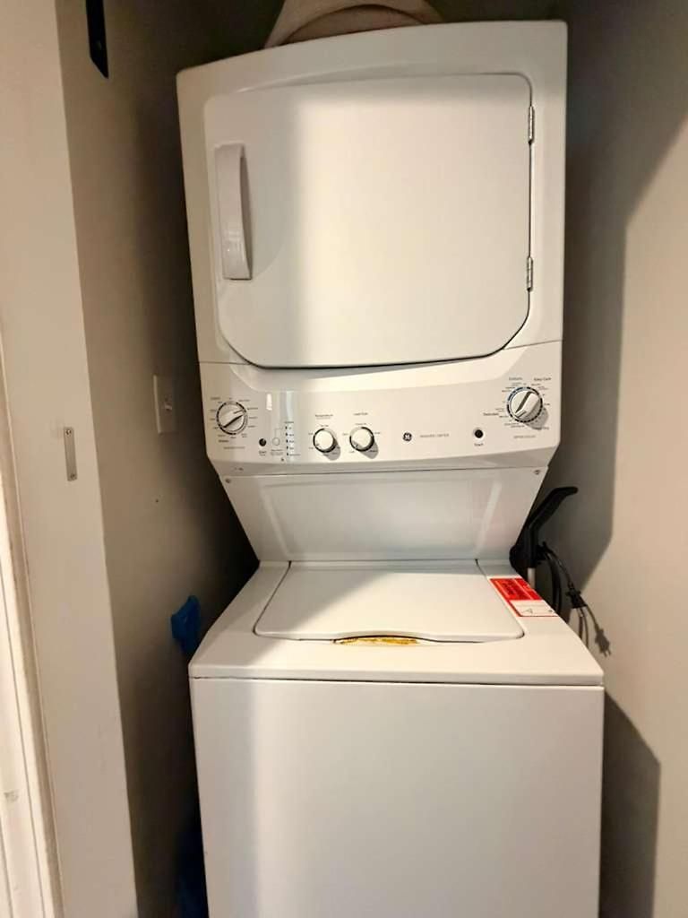 3br W Yard & Wifi Sleeps 10 Holiday home Charlotte