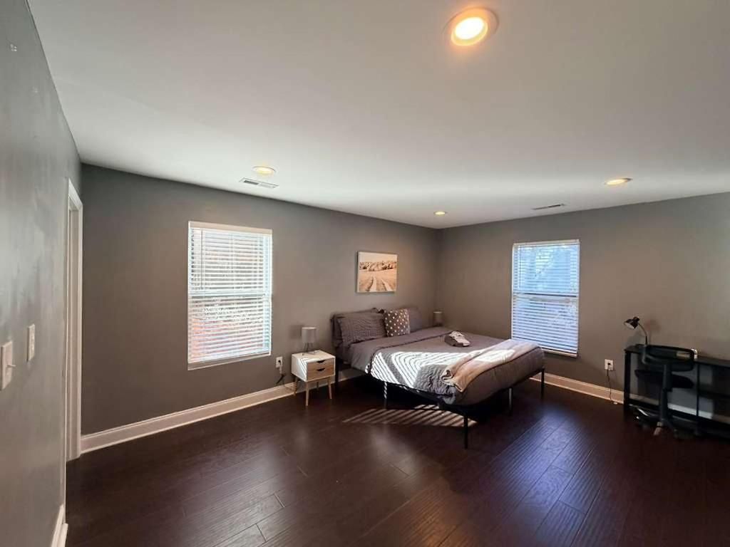 3br W Yard & Wifi Sleeps 10 Charlotte