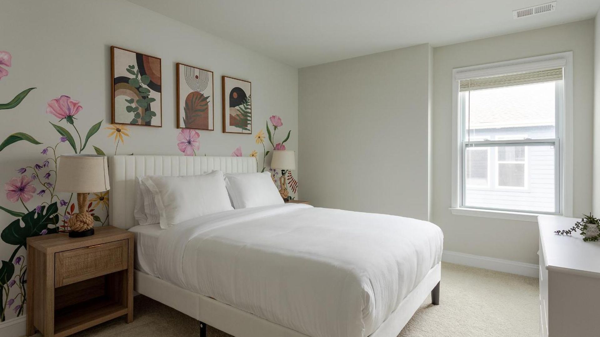 Bohemian Style House Close To Stadiums And Uptown