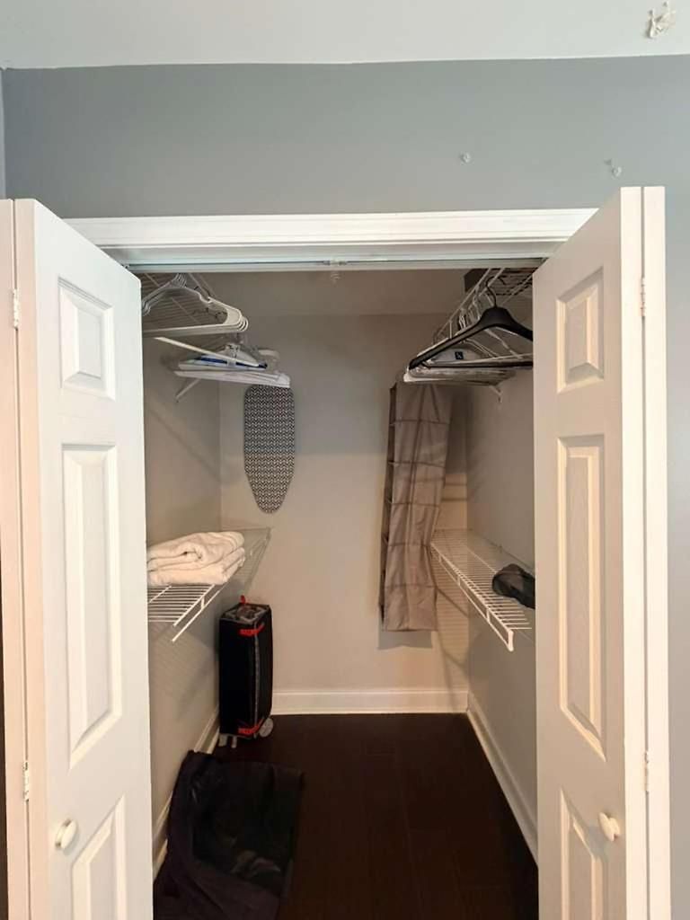 Holiday home 3br W Yard & Wifi Sleeps 10