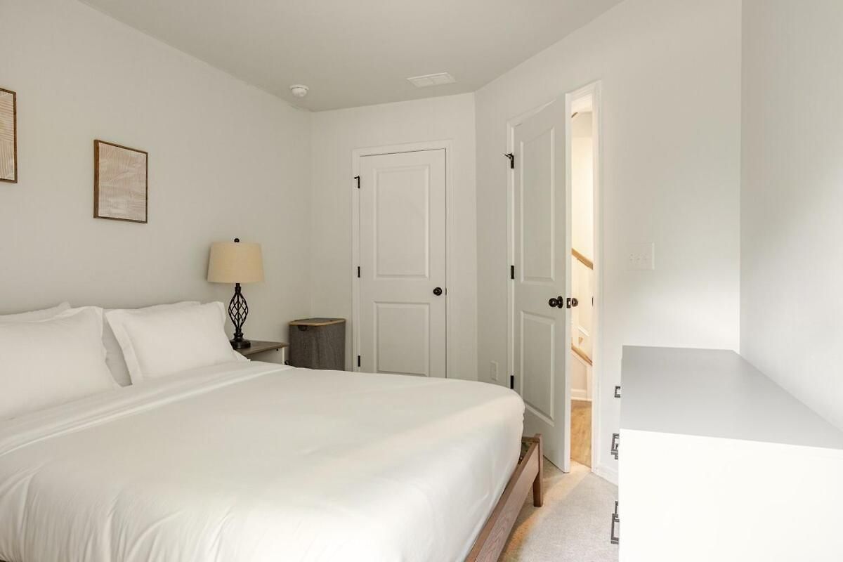 Uptown With Private Garage Charlotte