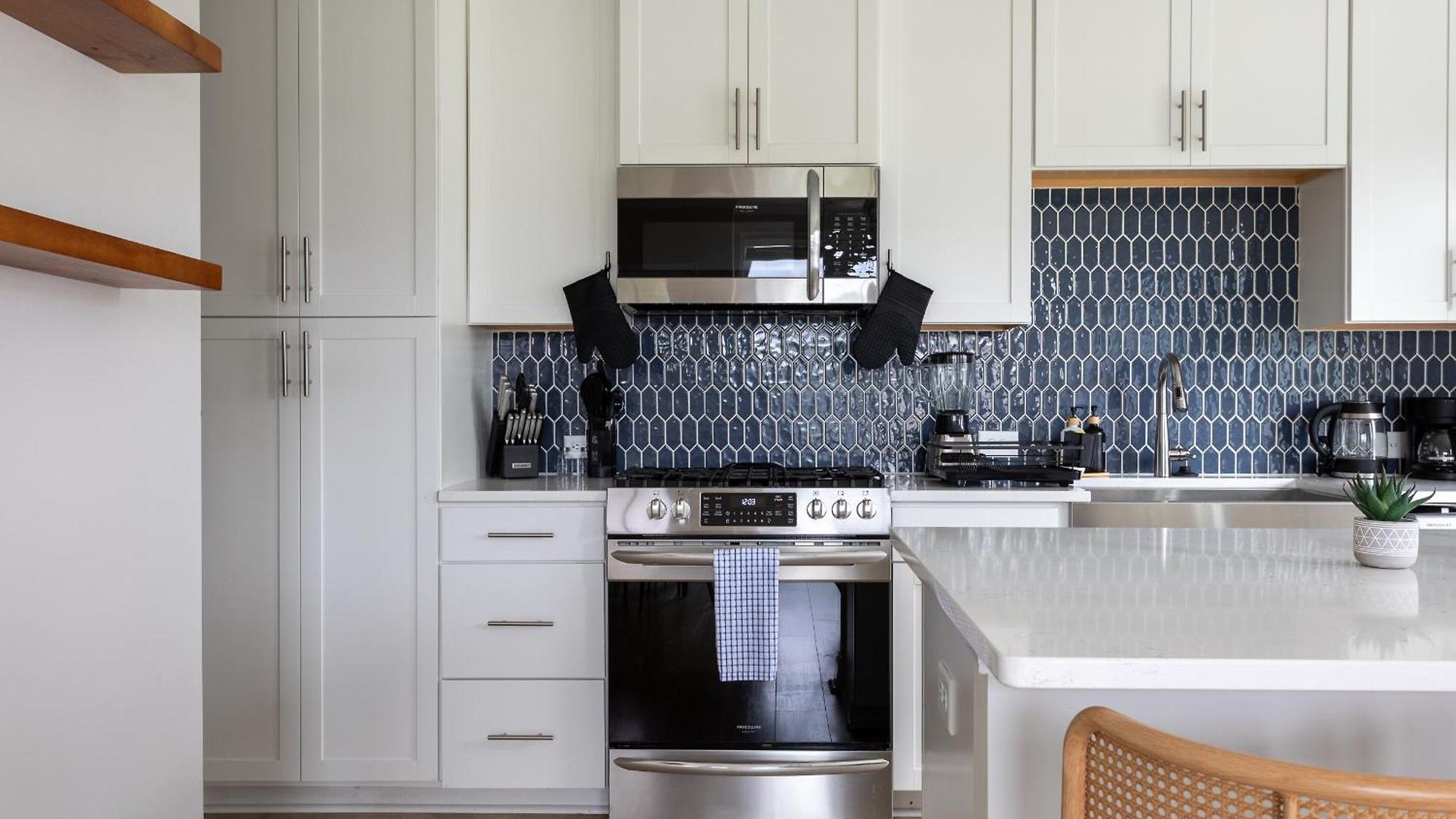 Bohemian Style House Close To Stadiums And Uptown