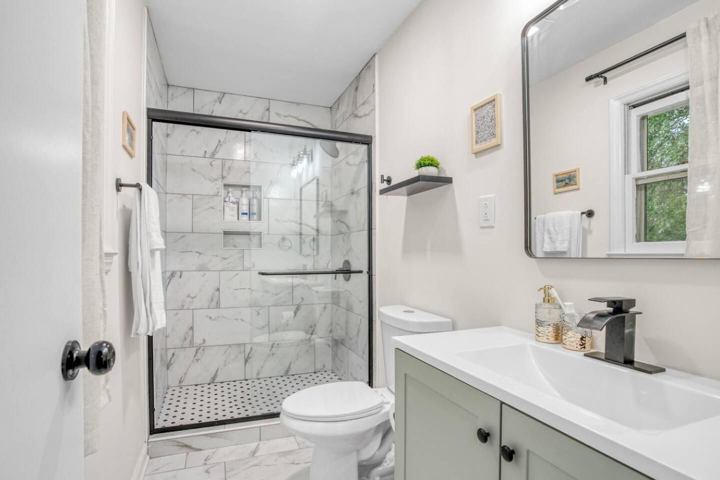 Brand New Stylish 5br3ba 15mins Clt Downtown Holiday home