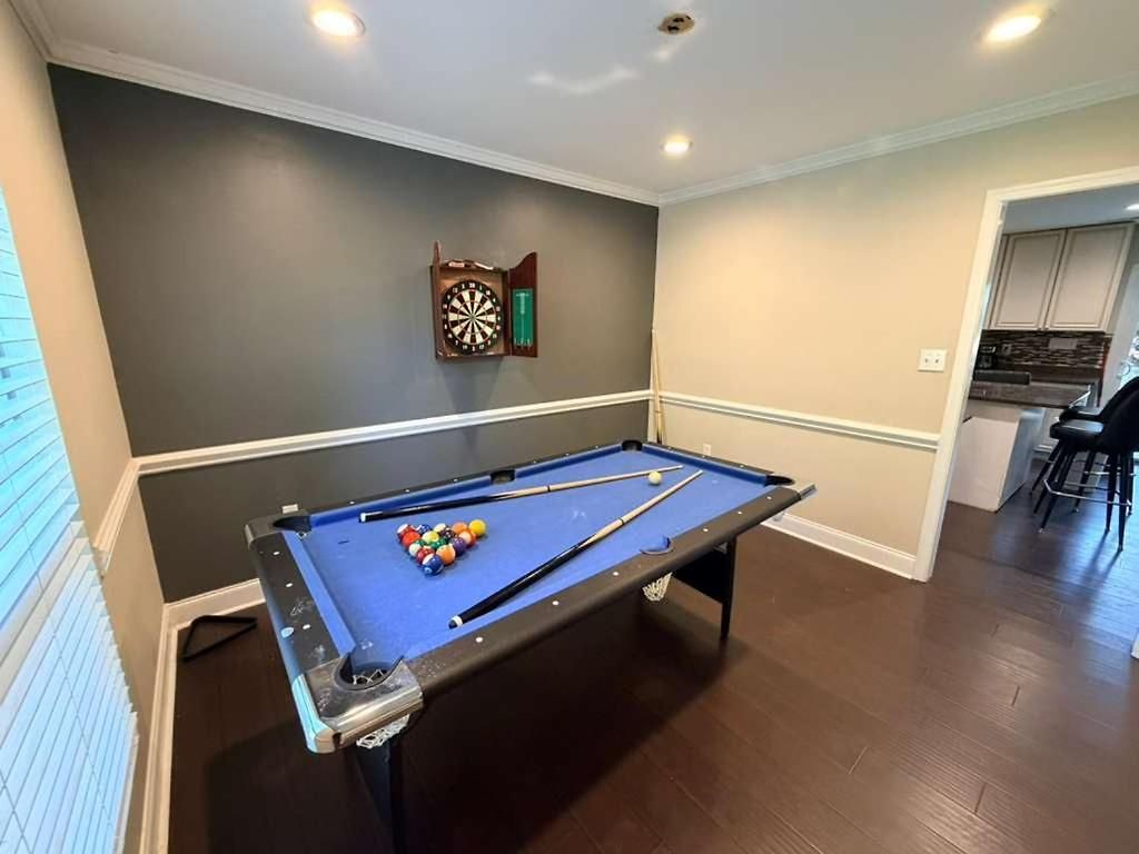 3br W Yard & Wifi Sleeps 10 * Charlotte