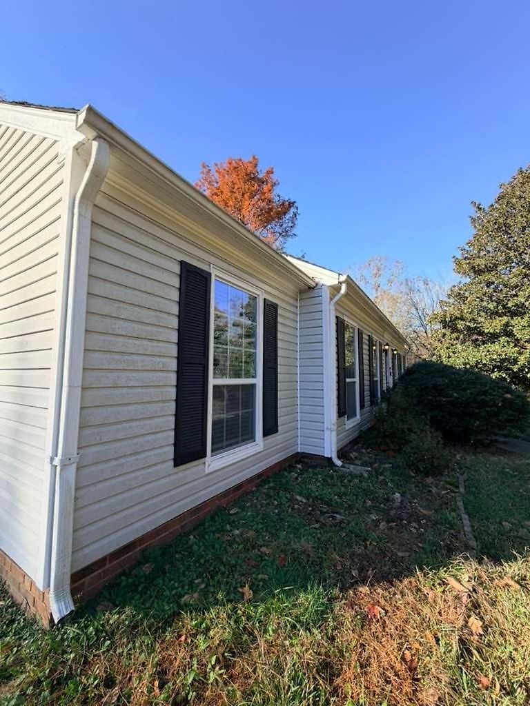 3br W Yard & Wifi Sleeps 10 Charlotte
