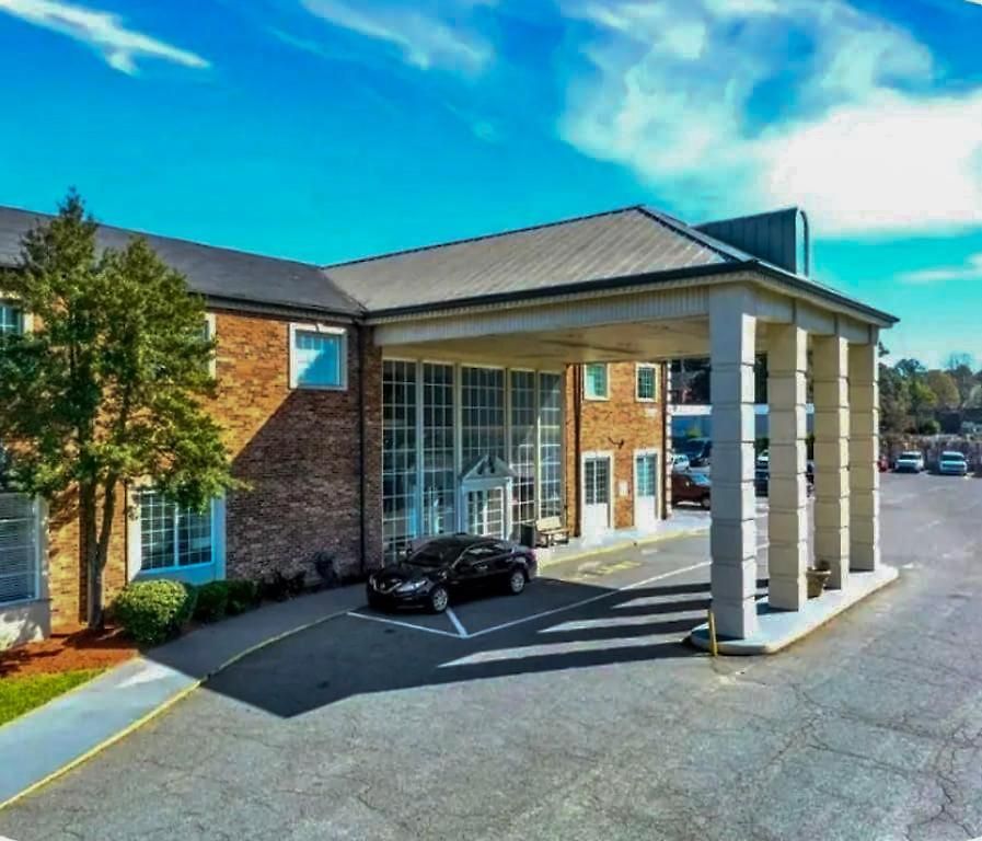 Near Uptown & Minutes To Hospital, Free Wi-fi, Coffee & Gym Holiday home