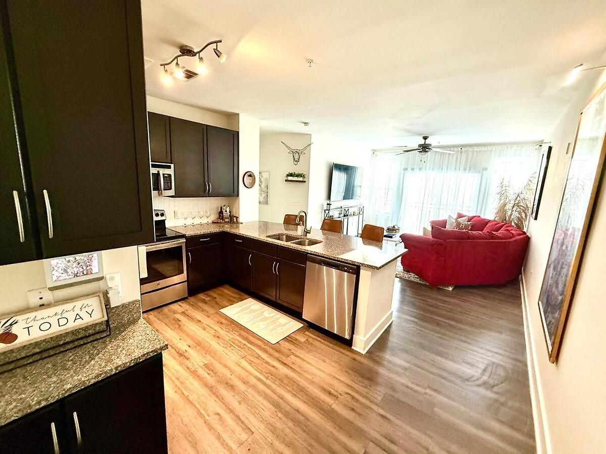 Apartment Spacious Uptown Luxury Escape