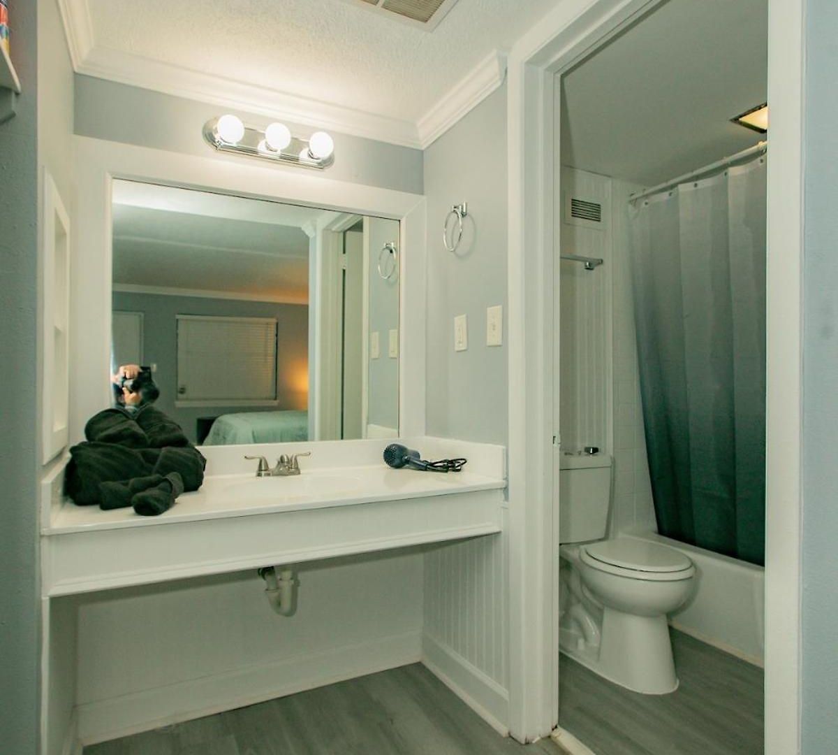 Amazing 4 Nearby Massive Medical Complexes! Apartment Charlotte