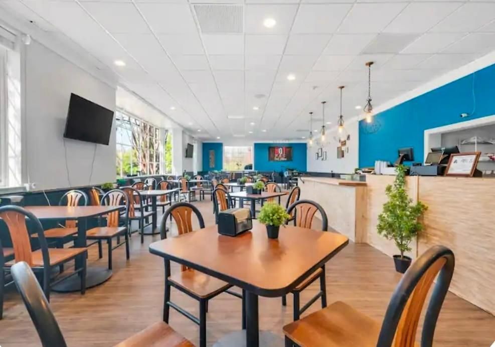 Near Uptown & Minutes To Hospital, Free Wi-fi, Coffee & Gym Holiday home