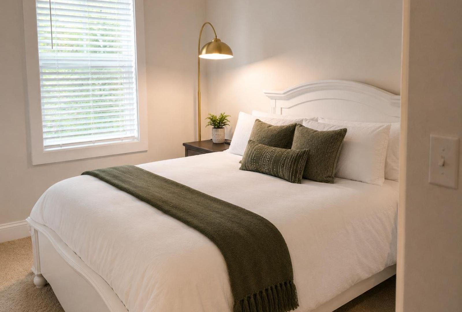 The Oak At Sofley Road - Modern Retreat Holiday home