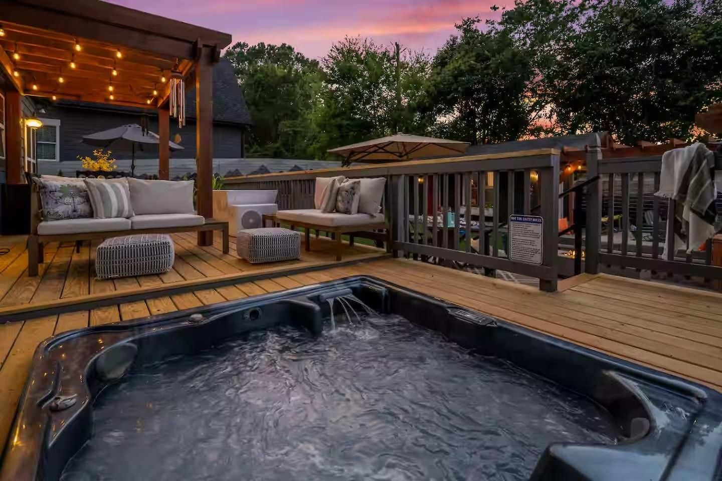 Escape To The Arts Golf Sim Theater Hot Tub Holiday home