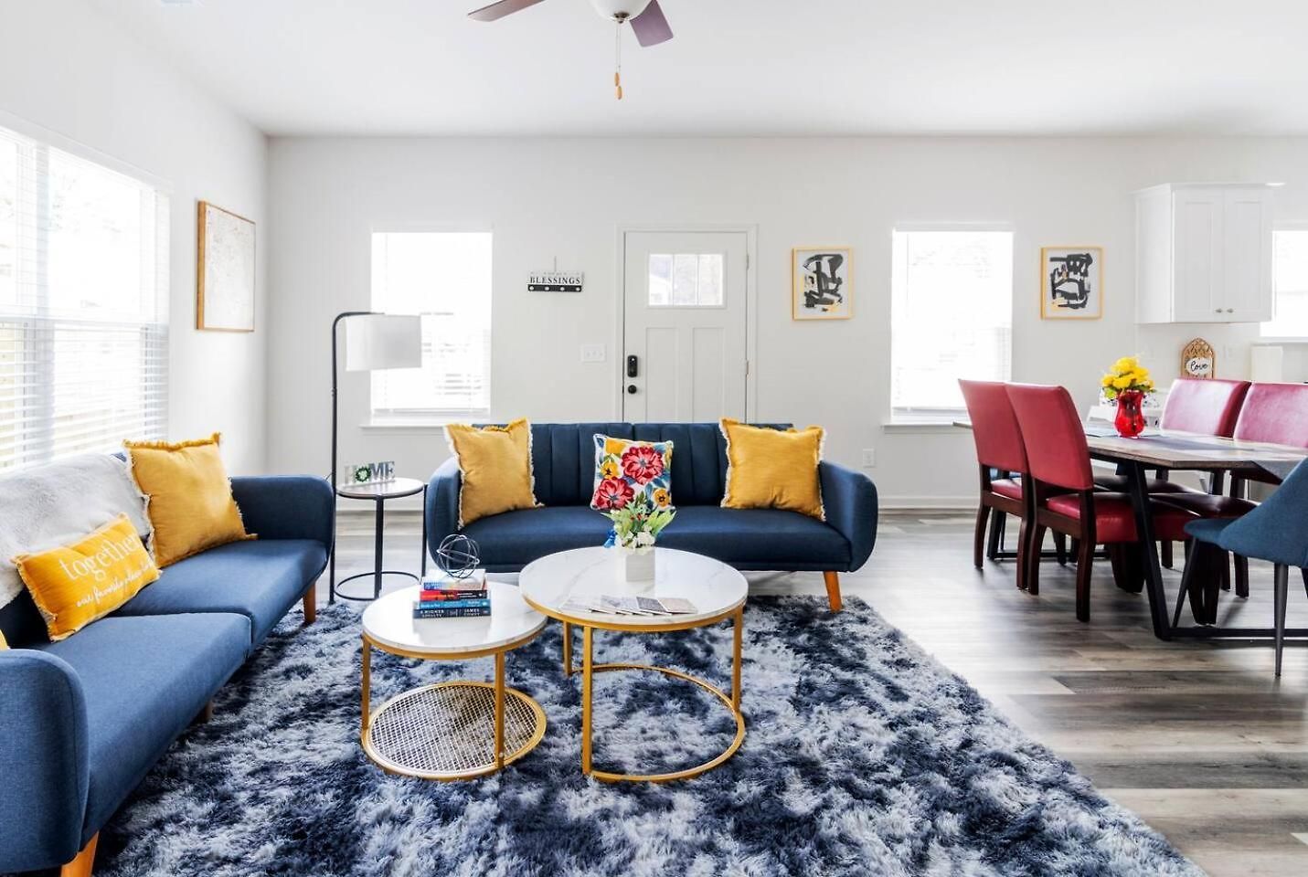 Holiday home 8br Near Southend/uptown W/gameroom/hottubs/fenced