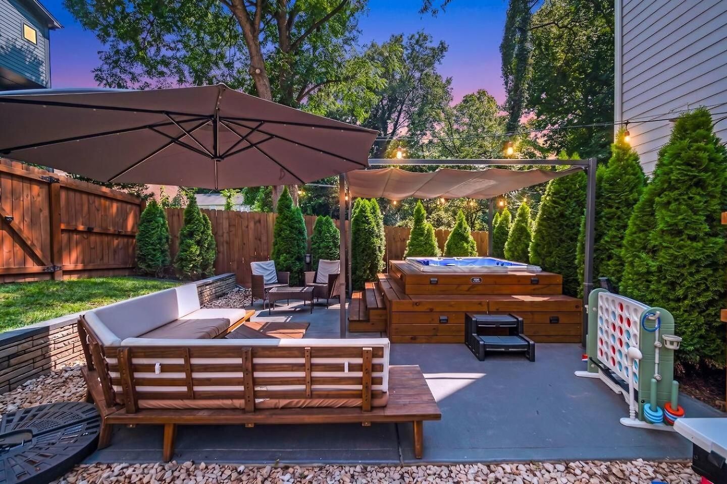 Modern Uptown Retreat Hot Tub & Game Holiday home Charlotte
