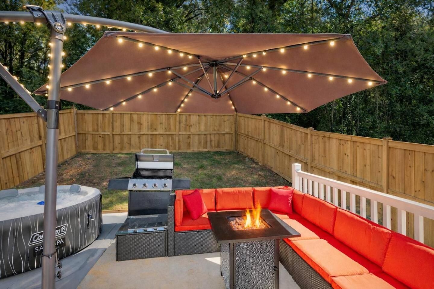 Holiday home Modern 4br Hot Tub • Game • Fenced Charlotte